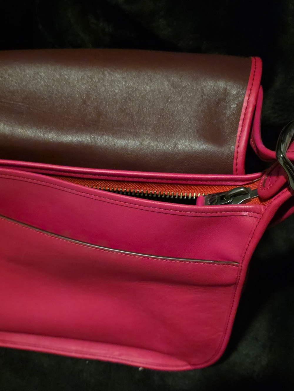 Coach Women's Hot Pink Crossbody Bag - Sleek Leather Shoulder Bag - Picture 6 of 13